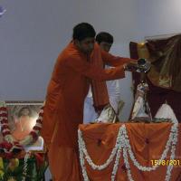 20100815_Photo_1005_03-Abhishekam-performed-to-Shiva-Meru-Ambal-Maha-Meru_CMP_WM